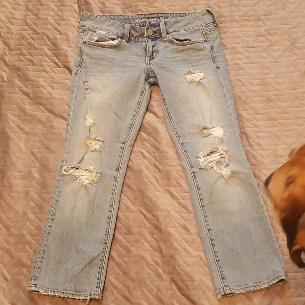 AE Destroyed denim capris